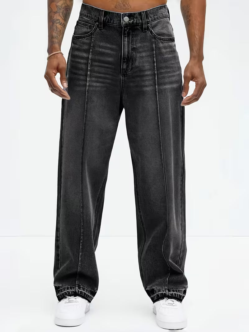 Jeans with a loose straight-leg fit and high waist