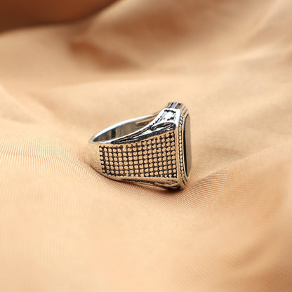 Jeroen | Black Ring with Rhinestones