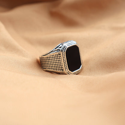 Jeroen | Black Ring with Rhinestones