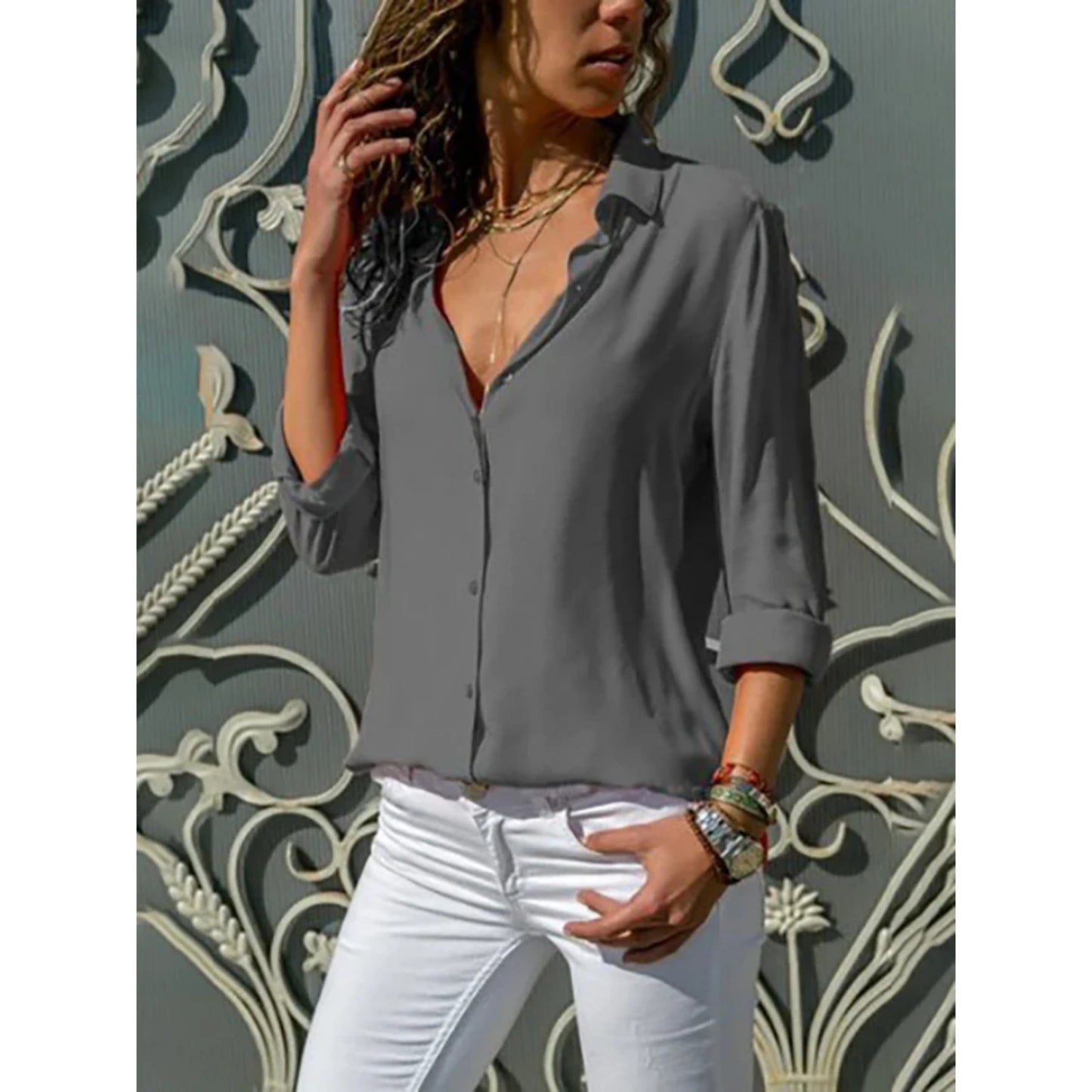 Kayleigh | Women's blouse with long sleeves and button closure