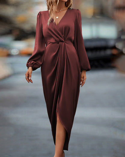 Kim | Elegant dress with lantern sleeves and v-neck