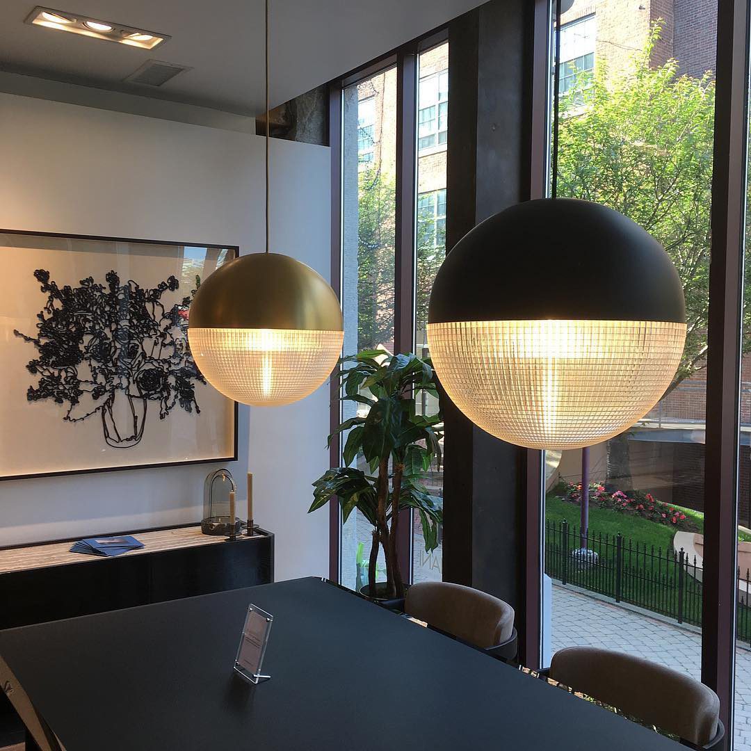 Suspended Lens Flair Pendant Lamp – Luxe & Innovative Design