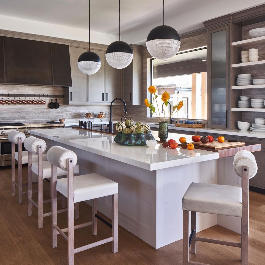 Suspended Lens Flair Pendant Lamp – Luxe & Innovative Design
