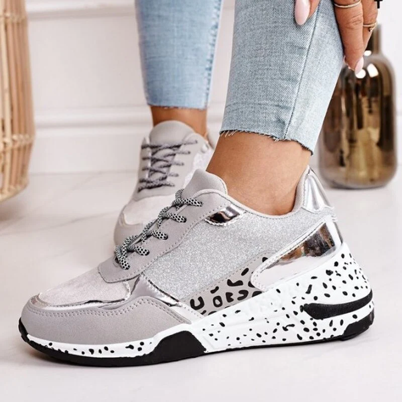 Ladies Sneakers - with print and sturdy footbed