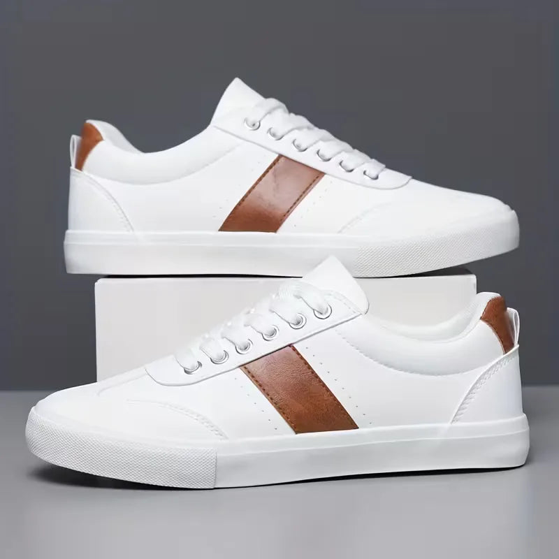 Low sneakers with lace-up fastening and suede accent