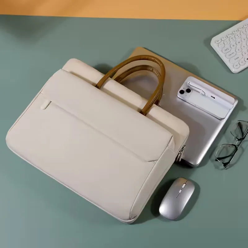 Laptop bag with front pocket and zip