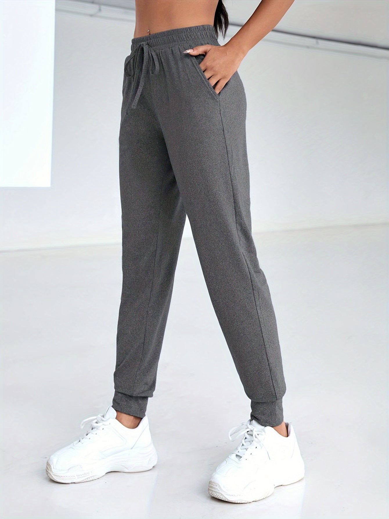 Lara | Casual sports trousers with high waist and pockets