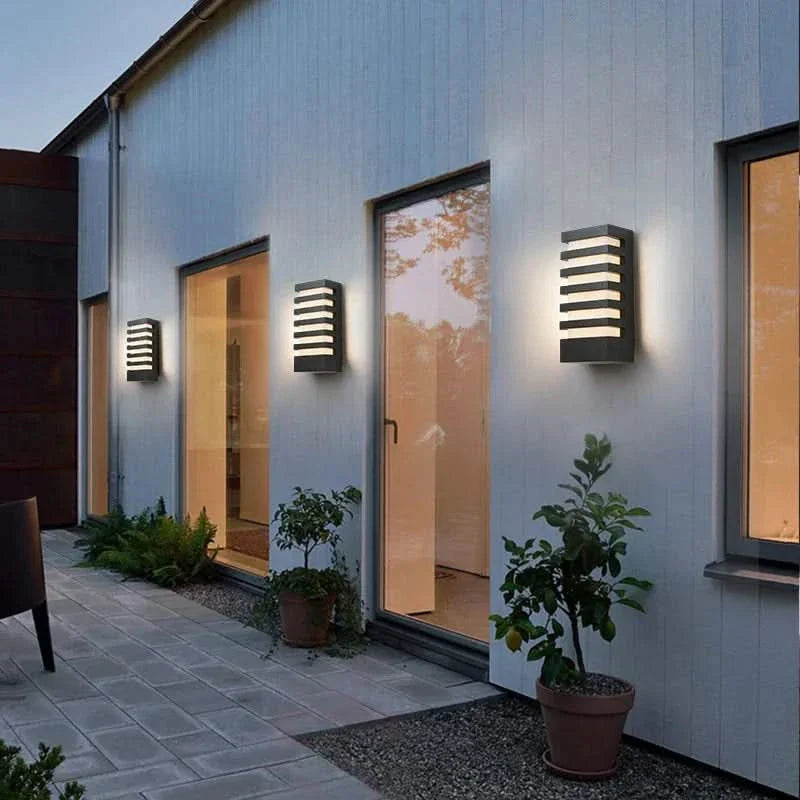 AlumiLuxe - Modern Aluminium Lamp