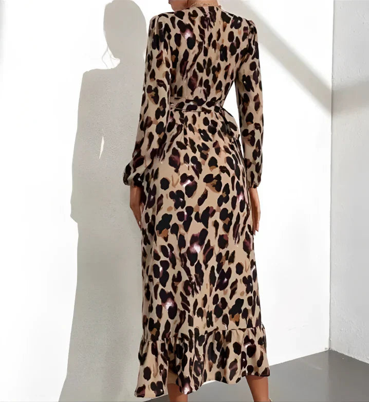 Leila | V-neck dress with leopard print