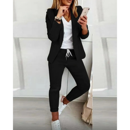 Lena | Slim-fit blazer and trousers set in solid colour