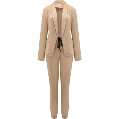 Lena | Slim-fit blazer and trousers set in solid colour