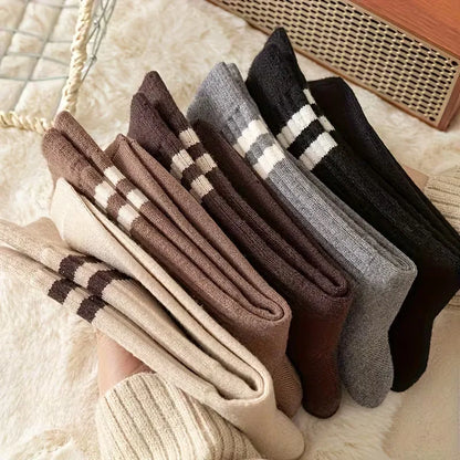 Long socks with ribbed texture