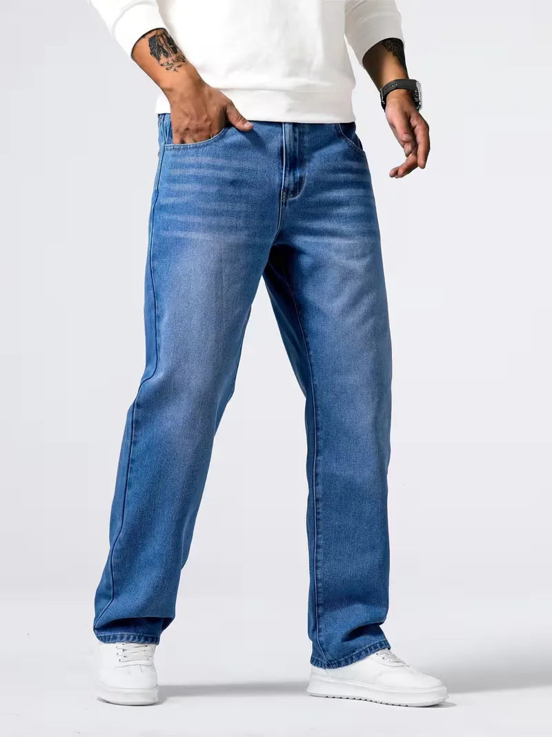 Loose fit jeans with five-pocket design