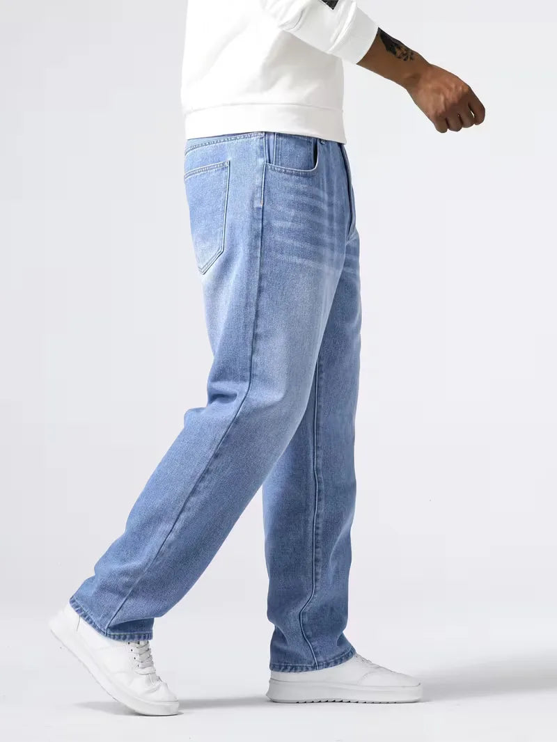 Loose fit jeans with five pockets