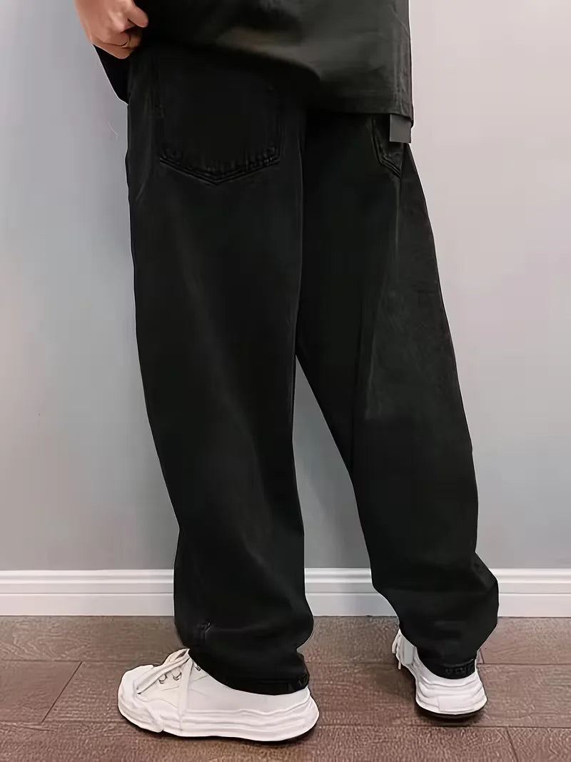 Loose fit jeans with mid-rise