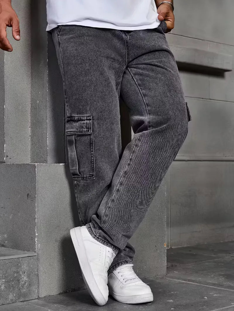 Loose fit trousers for men with cargo pockets
