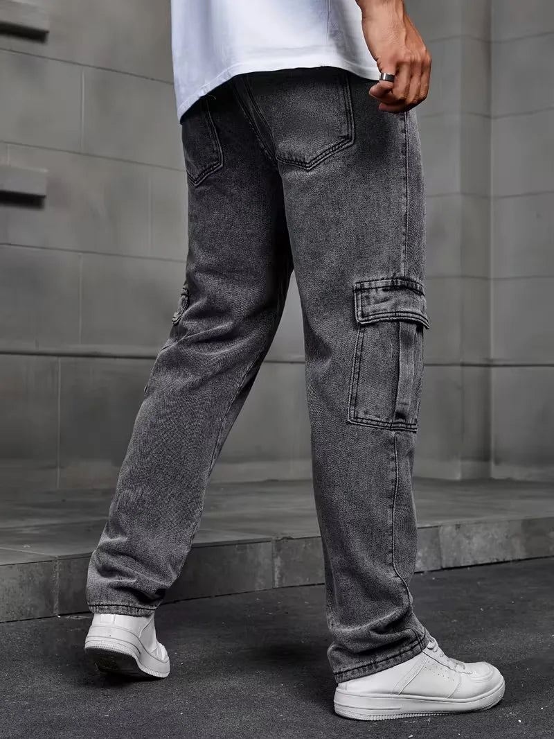Loose fit trousers for men with cargo pockets