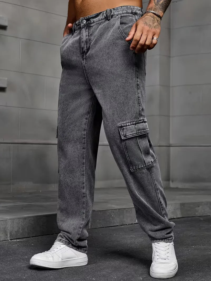 Loose fit trousers for men with cargo pockets