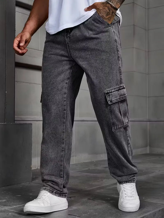 Loose fit trousers for men with cargo pockets