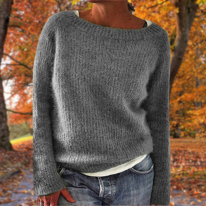 Loose fit jumper with round neck and long sleeves