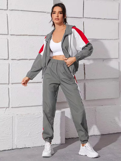 Lounge set with hood