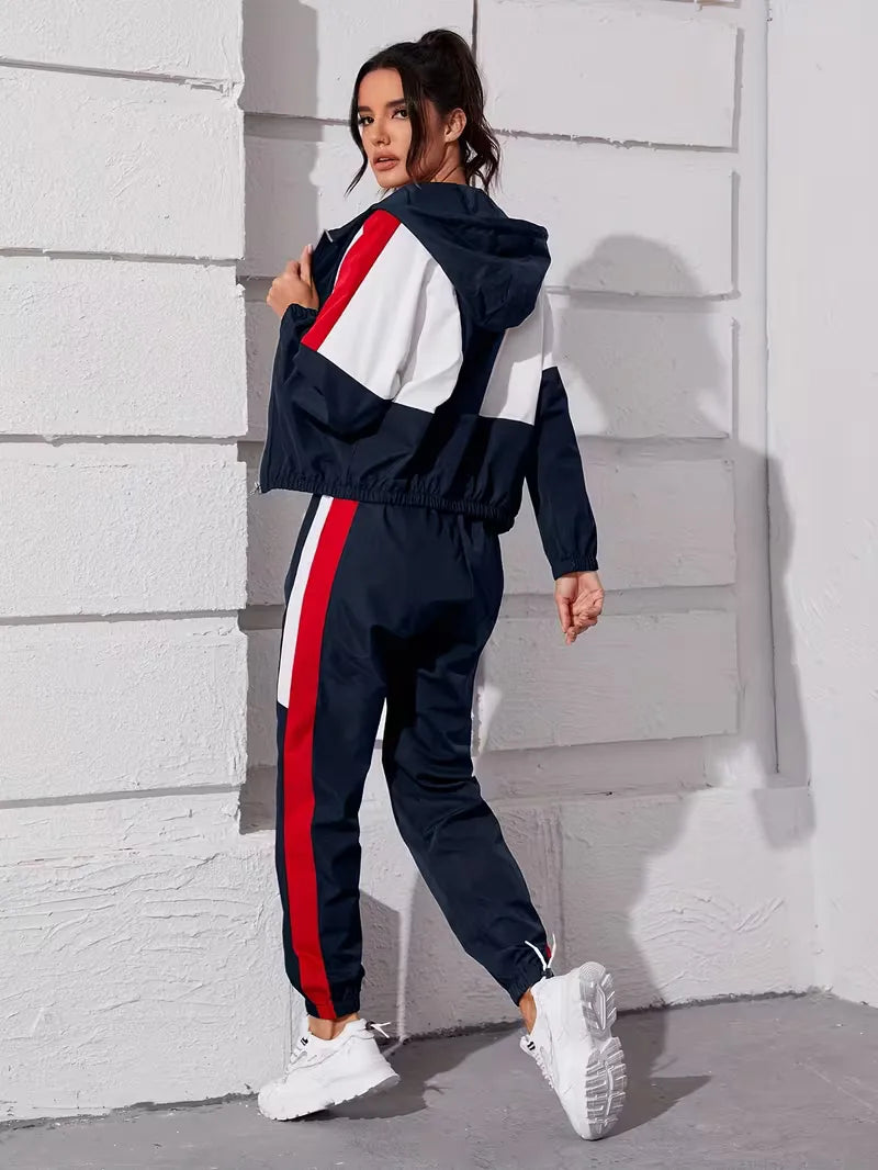 Lounge set with hood