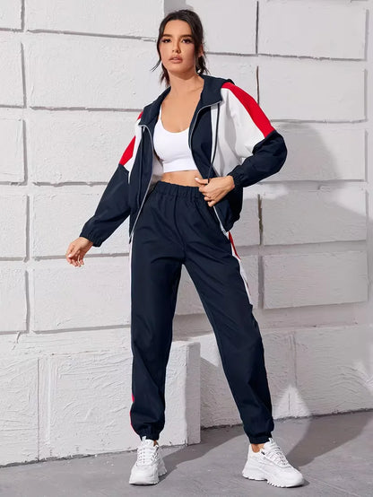 Lounge set with hood