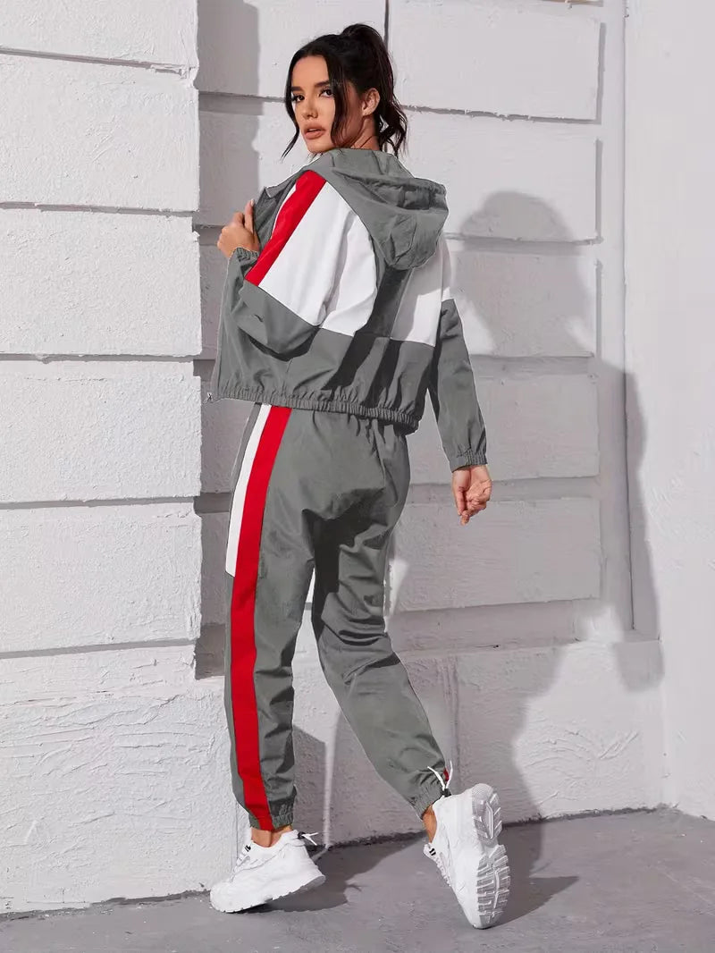 Lounge set with hood