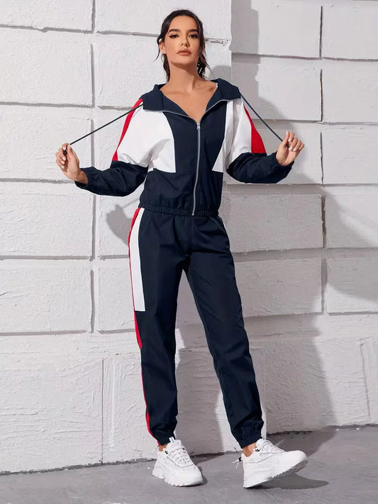 Lounge set with hood