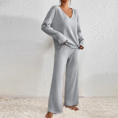 Loungewear Set with V-Neck and Relaxed Fit