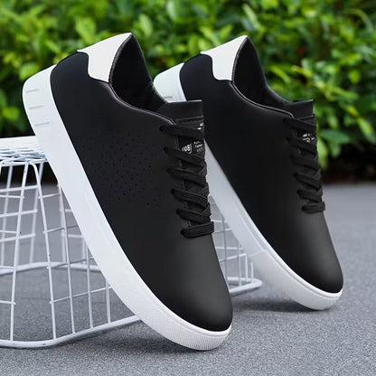 Low skate shoes with lace-up fastening and perforations