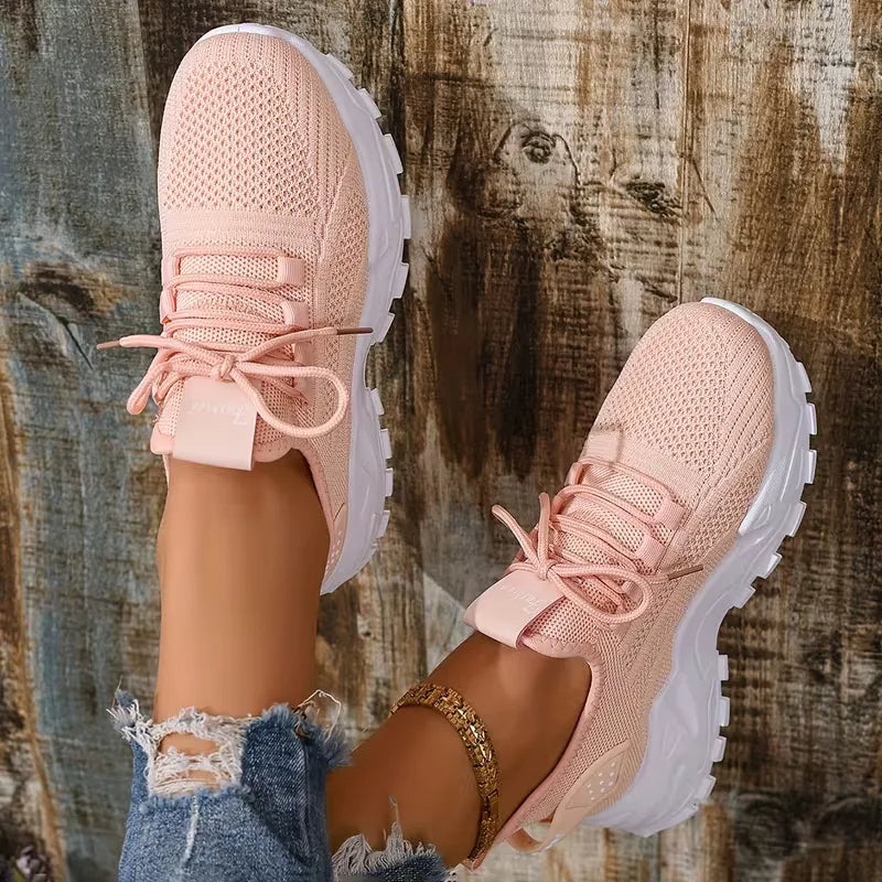 Low sneaker with mesh upper