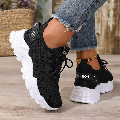 Low sneaker with mesh upper