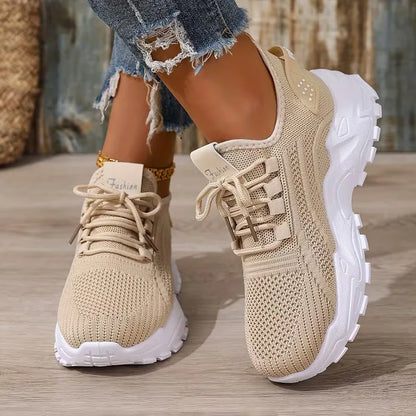 Low sneaker with mesh upper
