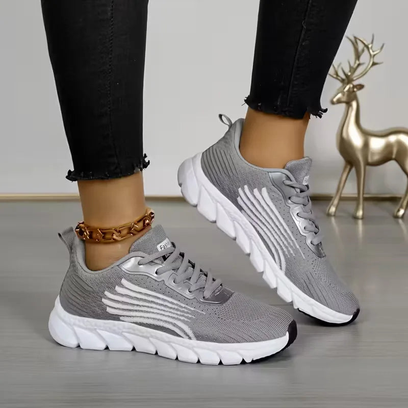 Low sneaker with mesh upper