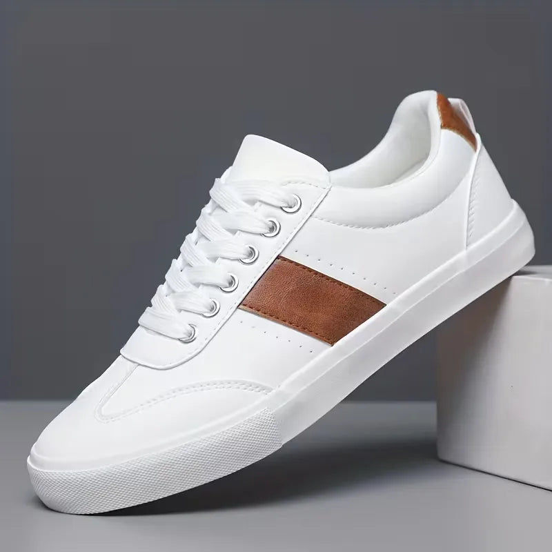 Low sneakers with lace-up fastening and suede accent
