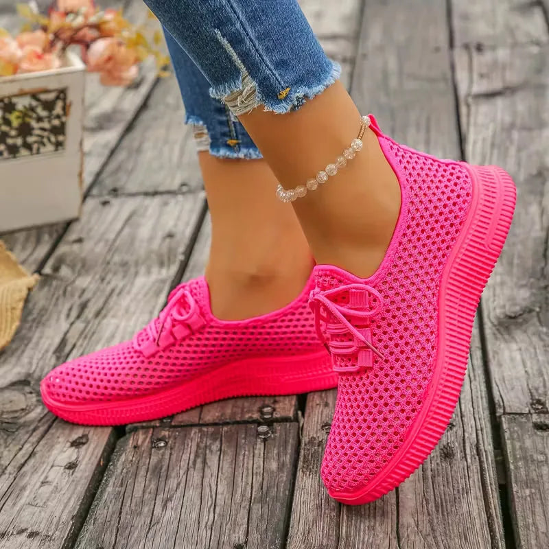 Low sneakers with woven design