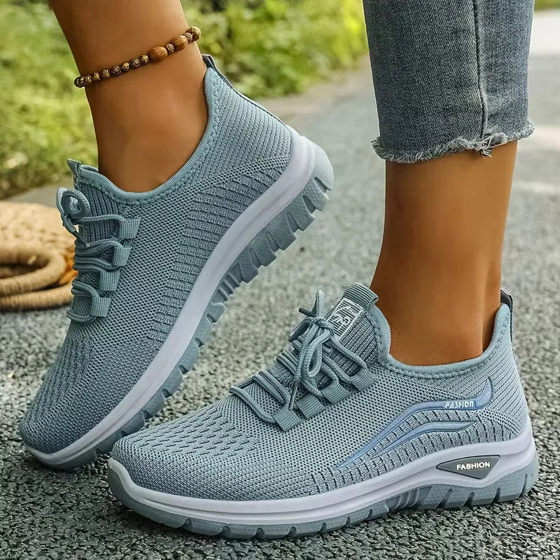 Low-top sneaker with breathable mesh