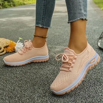 Low-top sneaker with breathable mesh