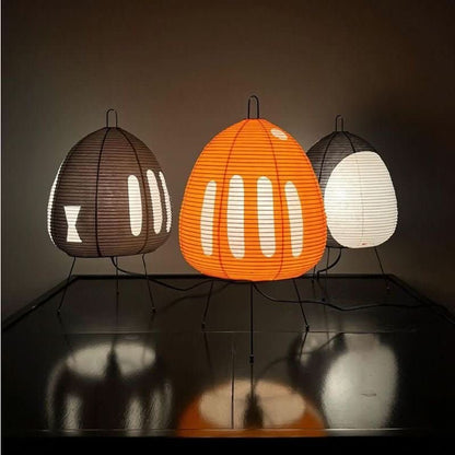 Lampada da tavolo con paralume in carta di riso e design di ispirazione giapponese