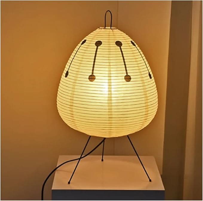 Lampada da tavolo con paralume in carta di riso e design di ispirazione giapponese