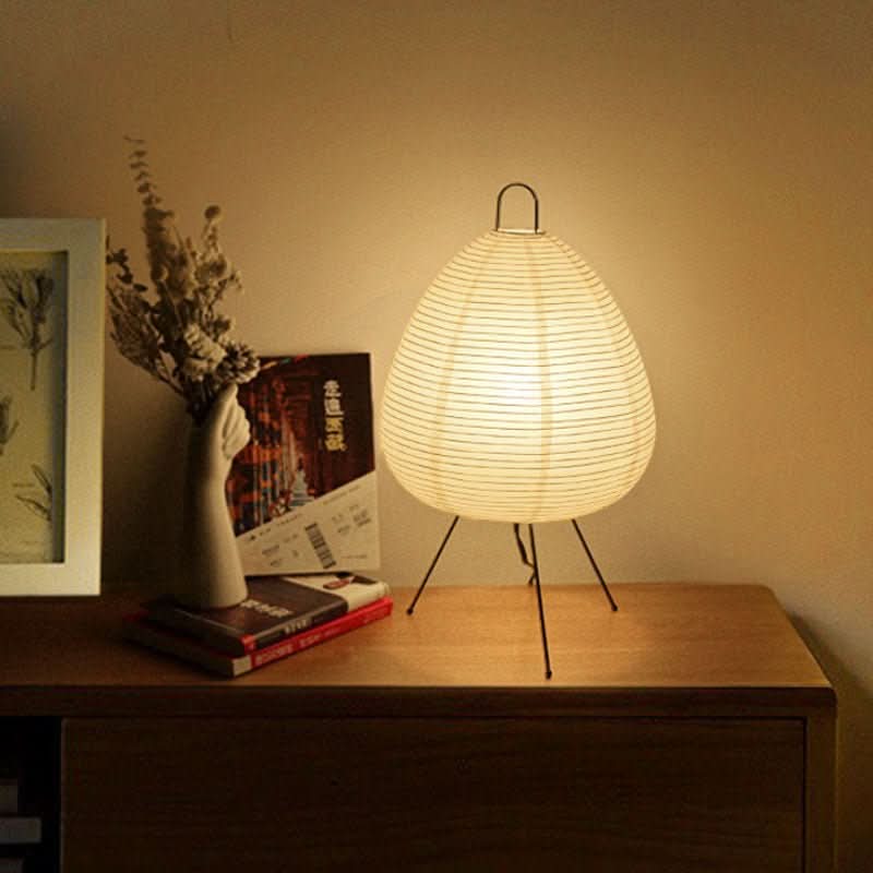 Lampada da tavolo con paralume in carta di riso e design di ispirazione giapponese