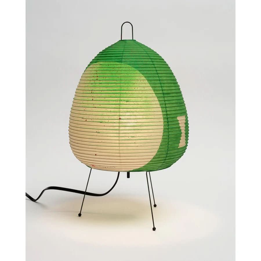 Lampada da tavolo con paralume in carta di riso e design di ispirazione giapponese