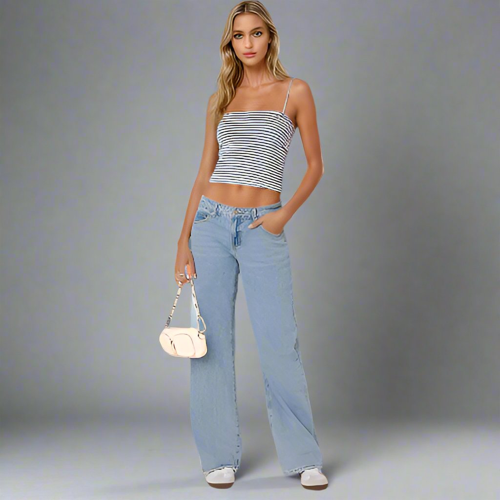 Low Rise Straight-Leg Women's Jeans with Vintage Wash