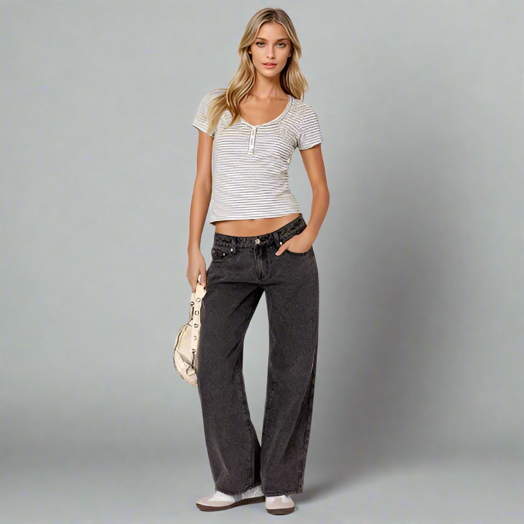 Low Rise Straight-Leg Women's Jeans with Vintage Wash