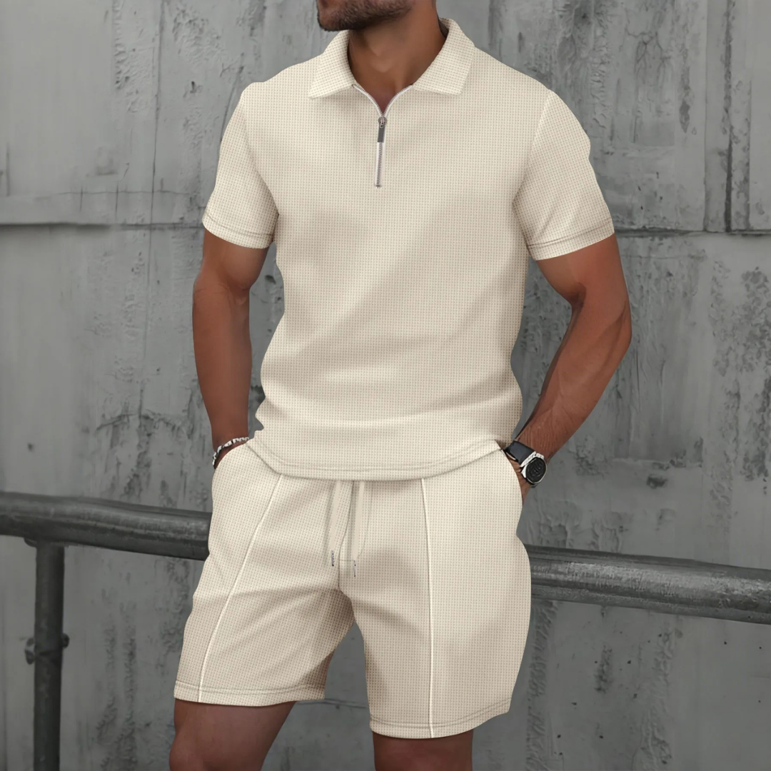 Completo estivo da uomo con polo con colletto e cerniera e comodi pantaloncini