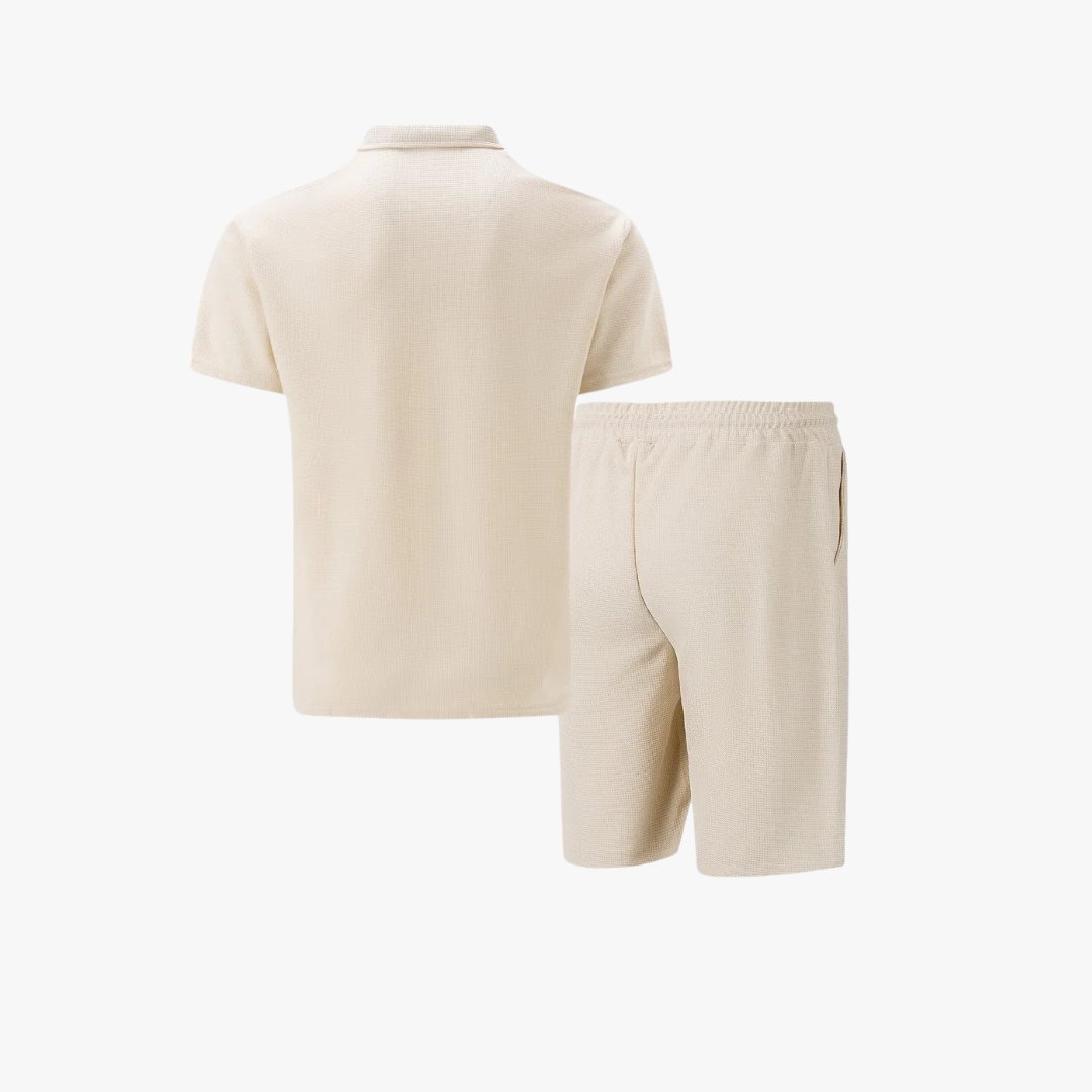 Completo estivo da uomo con polo con colletto e cerniera e comodi pantaloncini