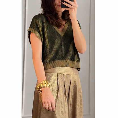 Elegant Trousers with Gold Details and Wide Legs