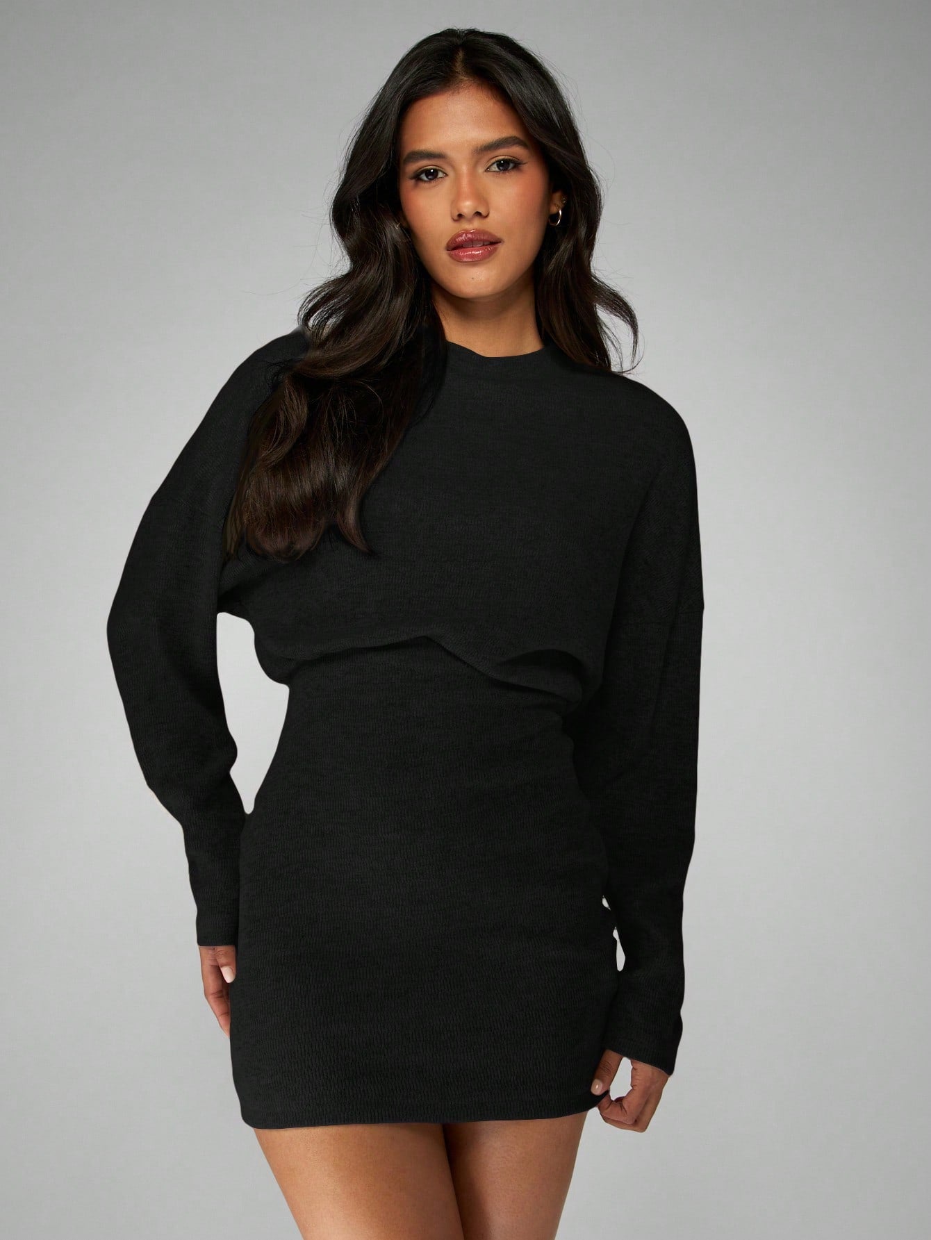 Mini dress with long sleeves and round neck
