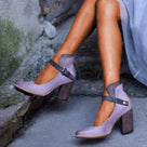 Elegante pumps med rem og blokkhæl til dame